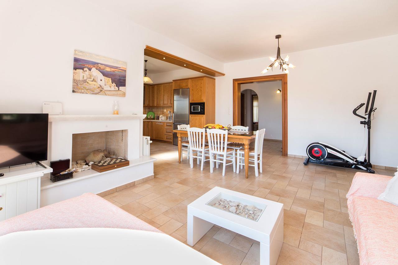 Villa San Dimitrio House On The Beach โลการาส ภายนอก รูปภาพ