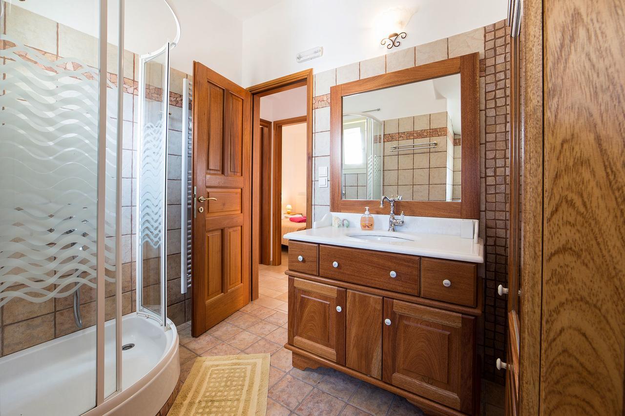 Villa San Dimitrio House On The Beach โลการาส ภายนอก รูปภาพ